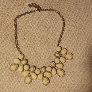 Elegant Gold and Cream Necklace